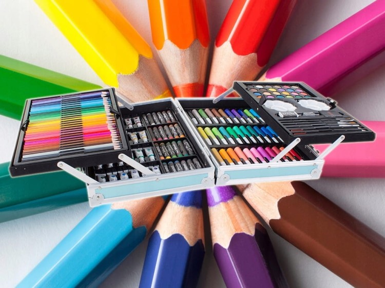 Zestaw plastyczny 145 elementów w walizce